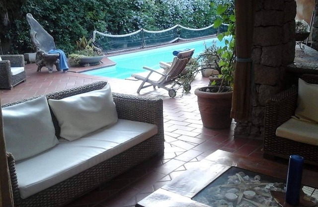 8 beds Beach villa 200m from the beach !!