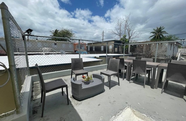 8 BR/6BA Newly Remodeled House