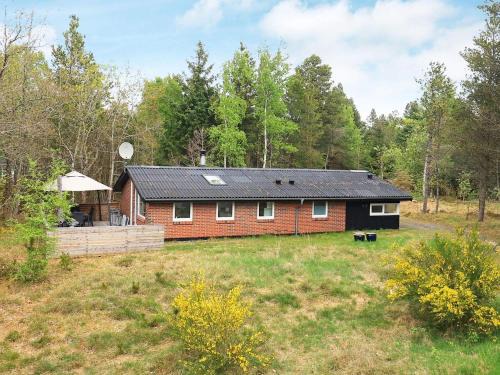 8 person holiday home in Ålbæk