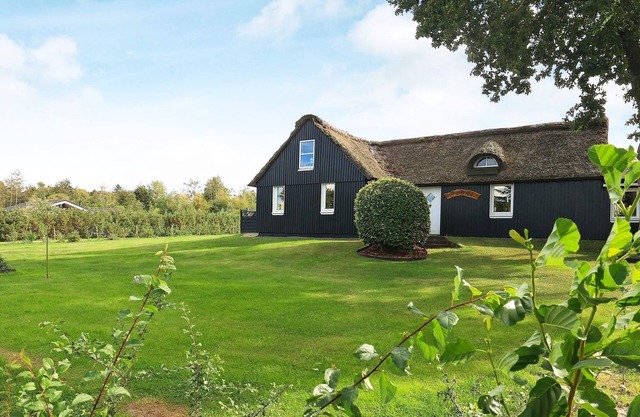 8 person holiday home in Farsø
