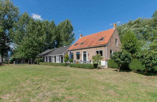 8 Persoons Landelijk gelegen familieboerderij in Oudelande