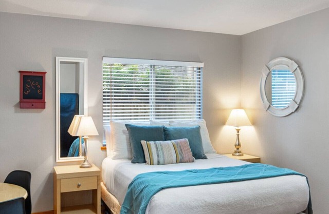 8 Pirates Cove: Beachside Escape | Walk to Beach | Dog-Friendly