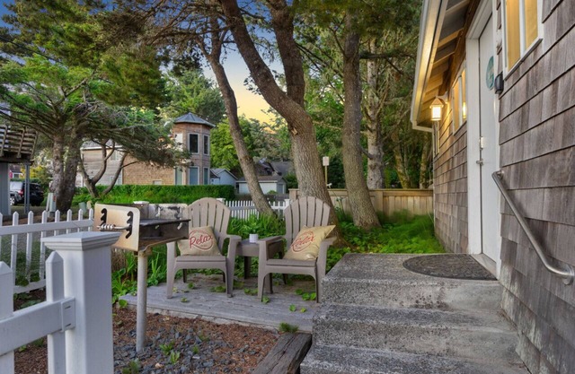 9 Captains Cove: Coastal Escape | Walk to Beach | Dog-Friendly