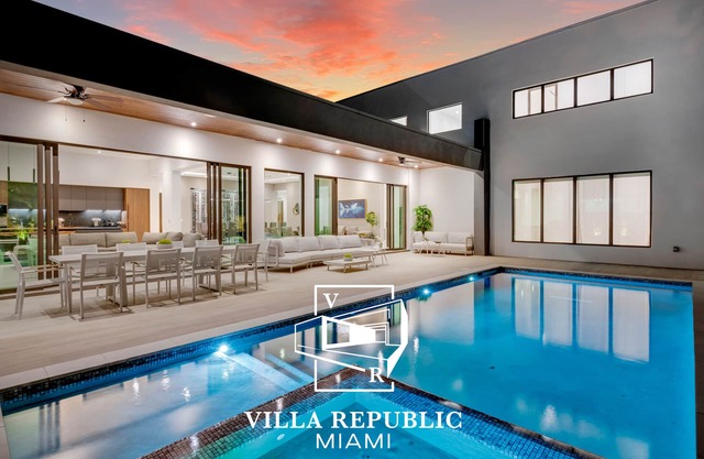 9BR Opulent Villa Emerald