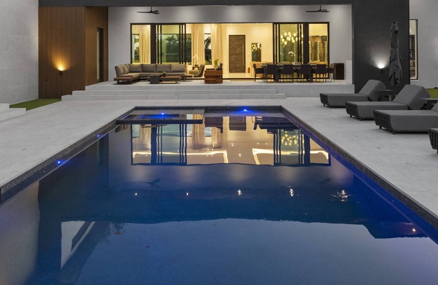 9BR Sophisticated Villa Ruby