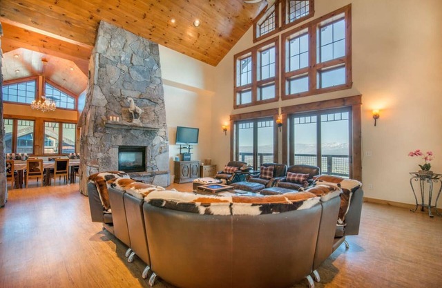 9BRM/11BTH Tahoe Villa, panoramic view, hot tub, sauna, steam-room, bar, pool table