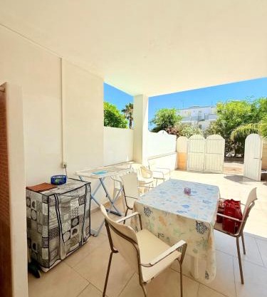 A 100 m dalla spiaggia