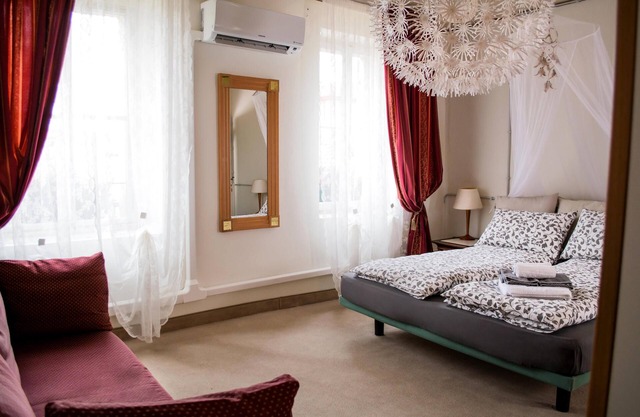 A 5-minute walk from the Villa dei Cedri spa park