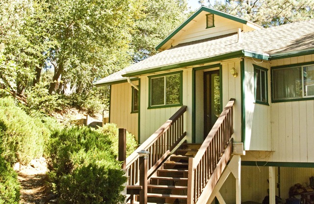 A Beautiful And Serene Lake View House