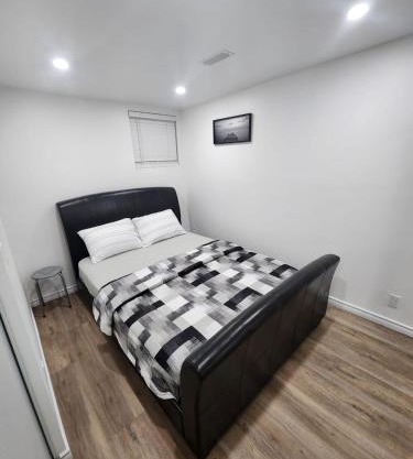 A Bright Cozy 1 Bedroom Unit in the Basement