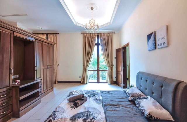 A Chic & Spacious 5BR Unit in Ampang, FREE Parking