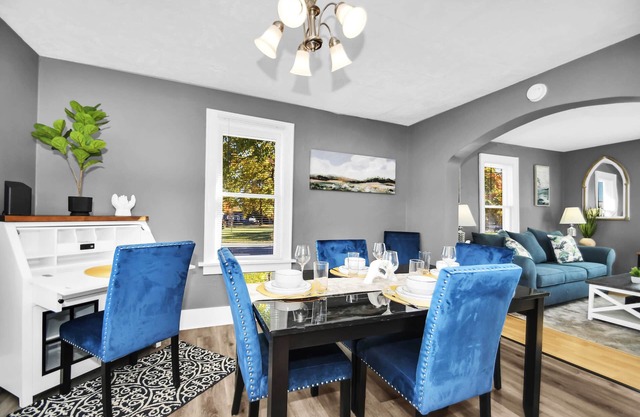 A-Frame Charmer! NEW freshly renovated, all new furnishings 2 br