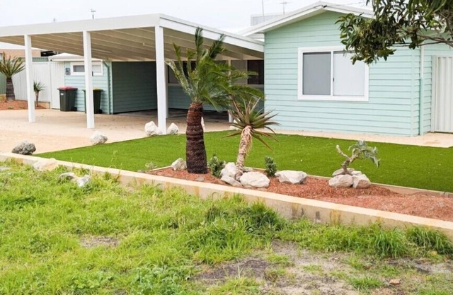 A Golden Barrel - A spacious Lancelin holiday home.