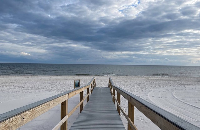 A GulfSide View From Every Room-Directly On the Beach!