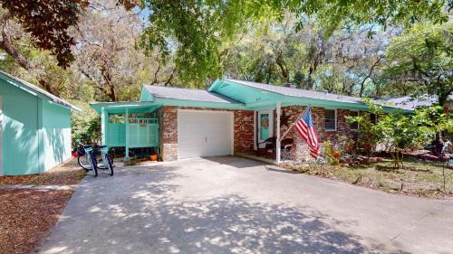 A HIDDEN GEM DUPLEX Duplex