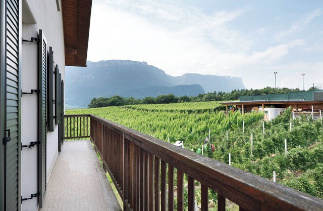 Apartment 'Montiggl' with Mountain View, Wi-Fi and Air Conditioning