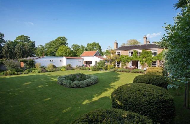 A large group retreat that sleeps 15 guests in 8 bedrooms