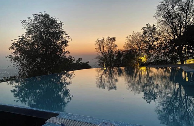 A Majestic and Luxurious Villa Overlooking the Ganges