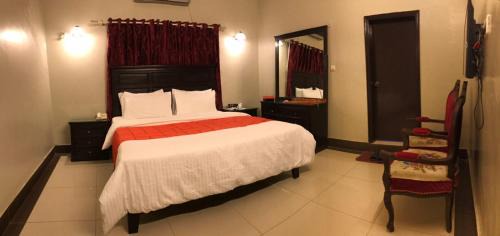 A One Guest House Karachi