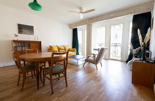 A renovated Pouillon on the Canebière.