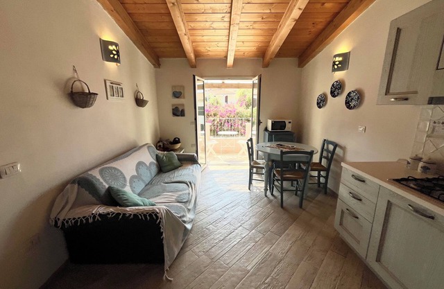 A romantic mansion from the sea