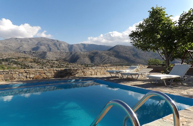 A traditional mountain gîte with swimming pool and local cuisine!
