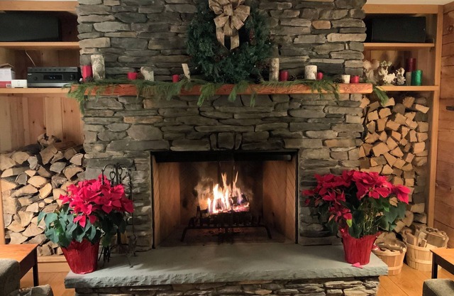 A TRANQUIL & COZY CHRISTMAS RETREAT TO GATHER WITH FAMILY AND FRIENDS, BOOK NOW!