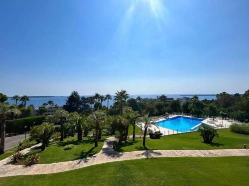 A085-Splendide appartement refait neuf avec vue mer