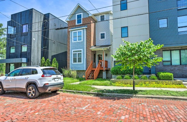 about 2 Mi to Downtown - Cozy Cleveland Unit