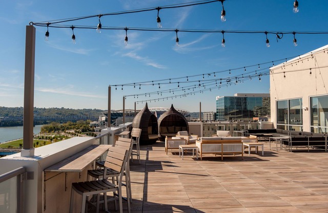 AC Hotel by Marriott Cincinnati at The Banks