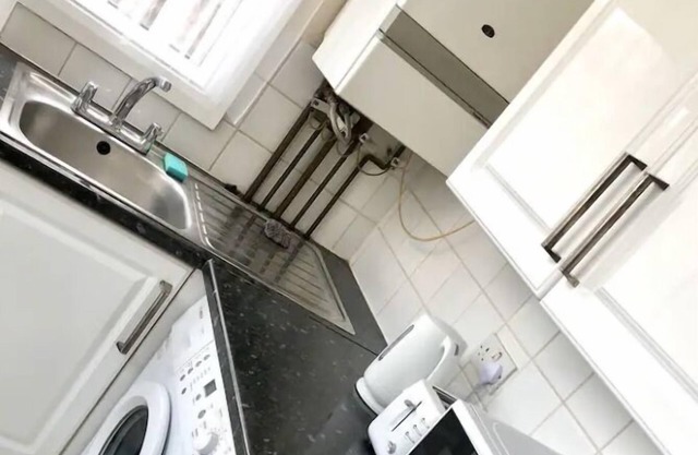 Ac lounge 115 1-Bed Apartment in Rochford