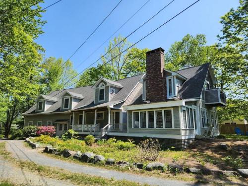 Acadia Lobsterman's Coastal Farmhouse