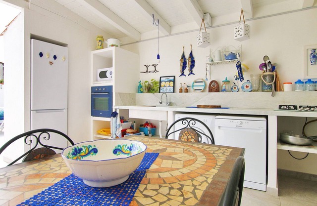 Acasaammari - 2 Baths, Garden, WiFi, Summer-Kitchen, by the SEA, public POOL