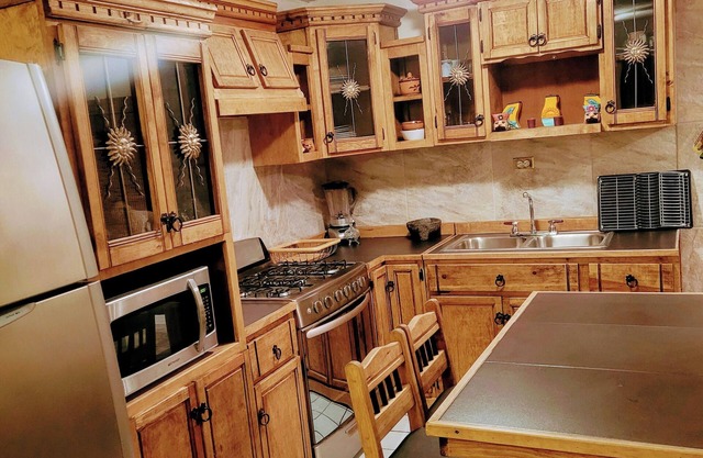 Acogedora casa de 2, recámaras con WiFi, aire y estacionamiento en Cd. Juárez