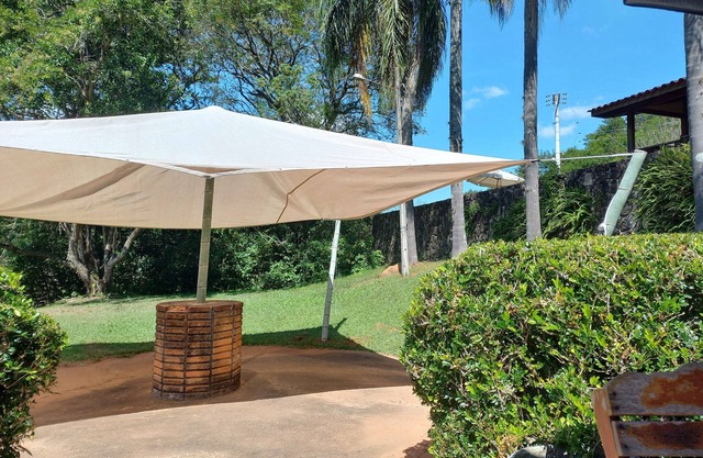 Acomodações Aconchegantes, Salão Gourmet, Piscina, Muito Verde e Tranquilidade