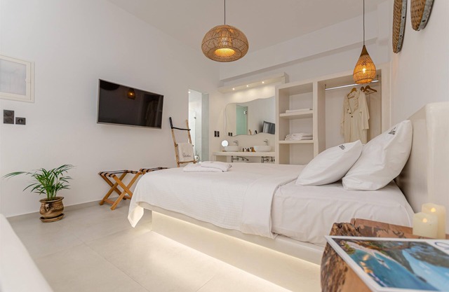 Adama's Suites