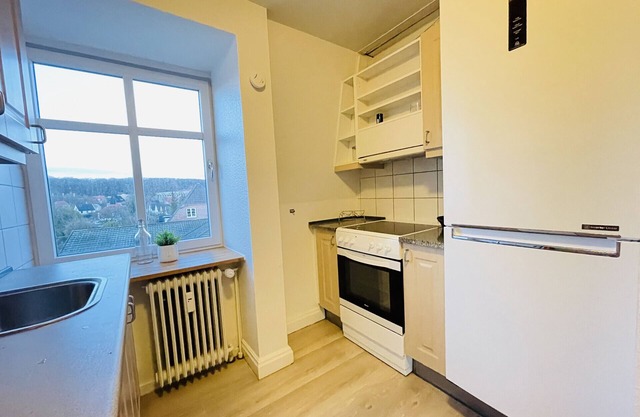 aday - Modern 2 Bedroom Charming Central Apartment with Public Parking