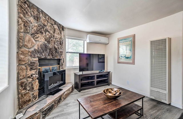 Adobe Albuquerque Home ~ 5 Mi to Old Town!