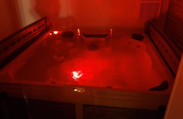 Affordable Apartment & Indoor Private Hot Tub