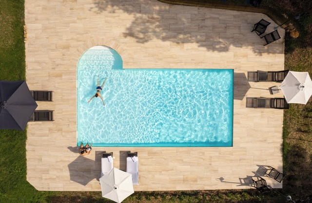 Agriturismo I Casali - A stone farmhouse from 1850 with pool