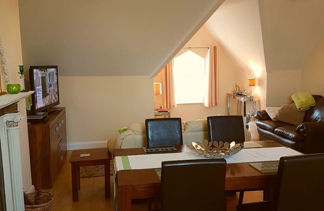 Ahoy2 Apartment Carrickfergus Super-comfy with Sea-views!