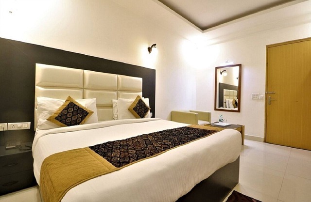 Airport Hotel J P Palace