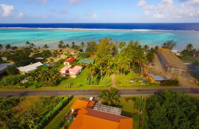 Aito1 across from Muri Beach
