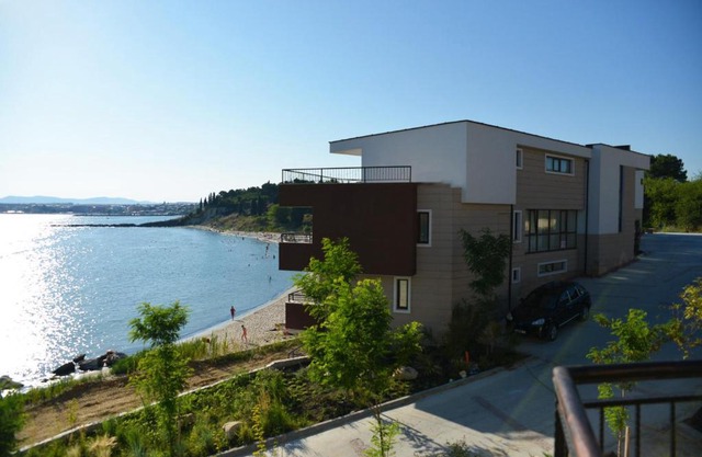 Akrotiriya Apartments Suite