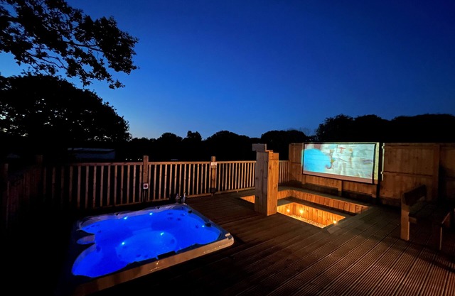 Aladdin Safari Tent Pembrokeshire