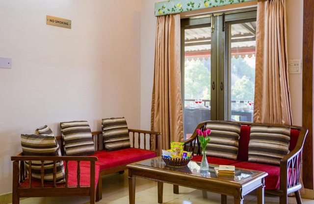 Alaya Stays 5 BHK Sukhmani Cottage With Picturesque Balconies, Garden & Views