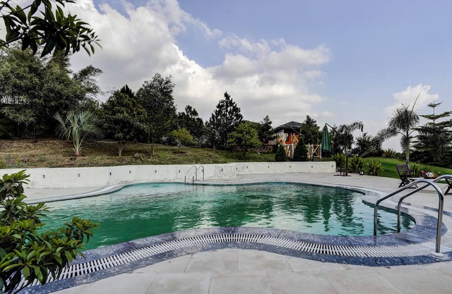Alaya Stays Fortezza | Pet-friendly 6-BHK Farmhouse With Private Pool