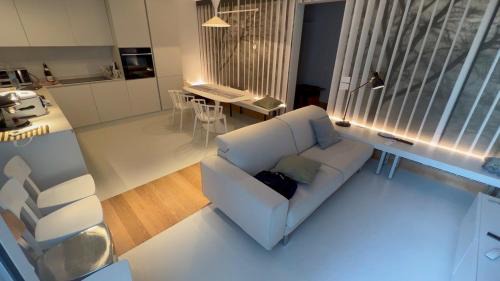 Alessandra House