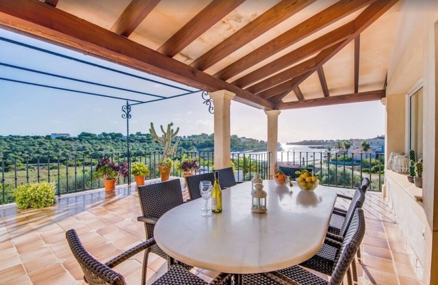 “Algueret” near the Sea with Sea View, Shared Pool, Wi-Fi, A/C, Terrace & Garden; Parking Available