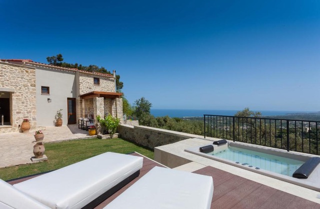 Ali Vafi's Villa - Heated Jacuzzi & Indoor Pool